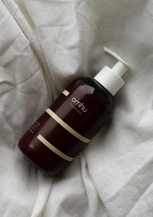 Omhu-handwash-oatmeal-tall-02